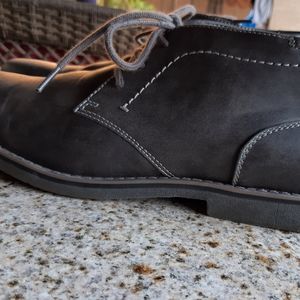 Men's shoes. Size 10